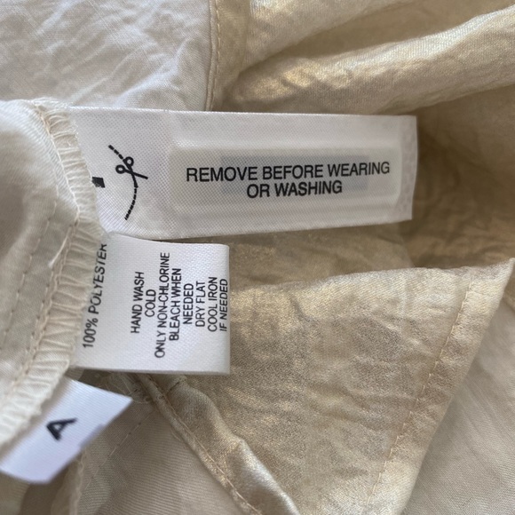 Women’s AnnTaylor Loft sleeveless XL cream top with ruffle across top - Picture 4 of 5